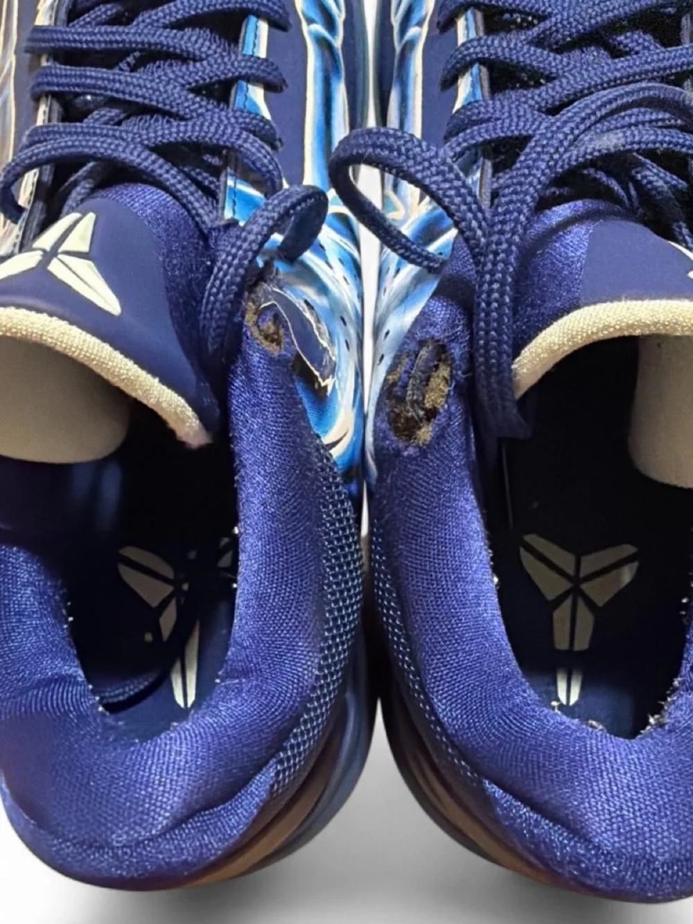 Kobe Bryant Nike Men’s Navy and Sky Blue Skeletal Graphic Sneakers